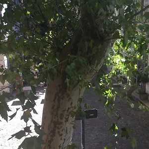 https://la-provencale-35-m2-avec-garage-gratuit-sur-place.aixenprovencehotels.org